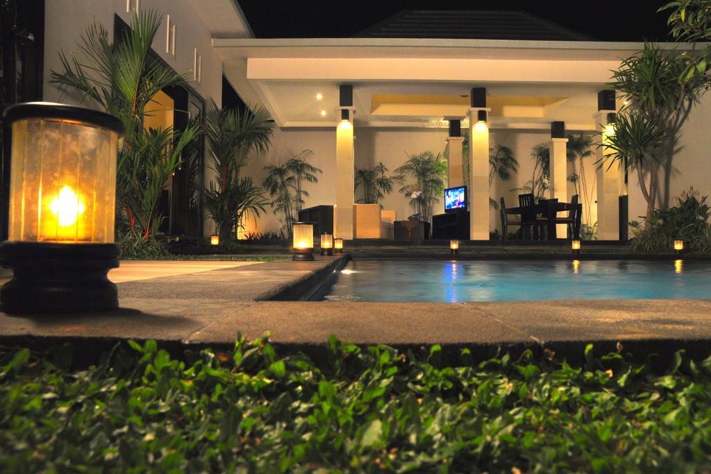 La Villais Kamojang Hotel Seminyak Værelse billede